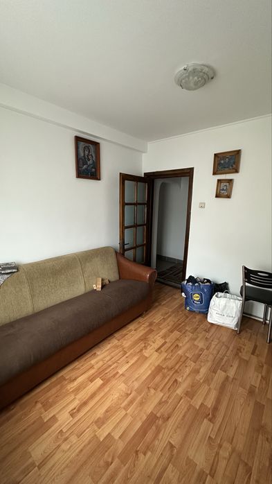 Inchiriez apartament