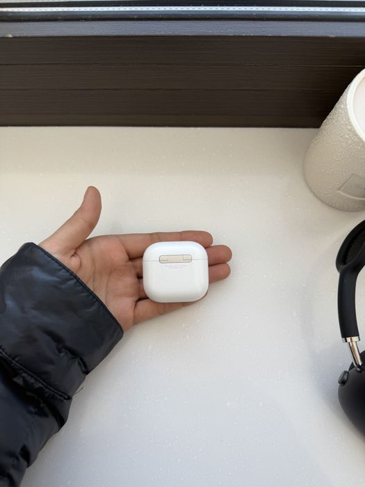 Airpods 4 кейс без наушников