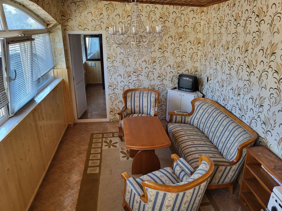 Партер 2-стаен под наем