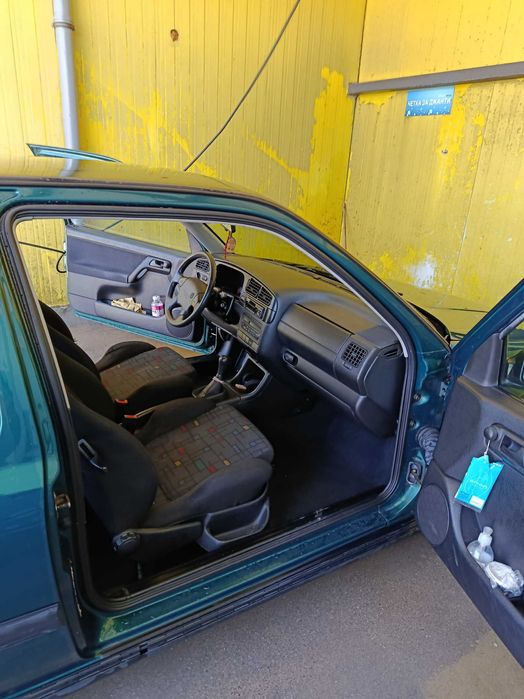 Продавам GOLF III