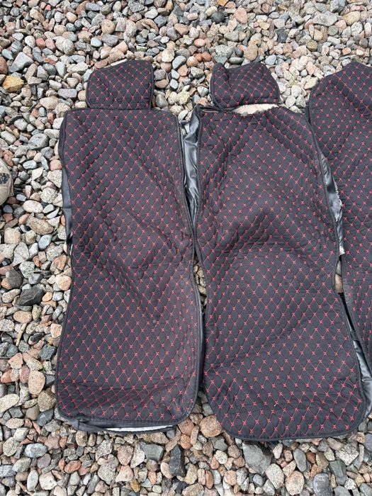 Продам комплект чехлов