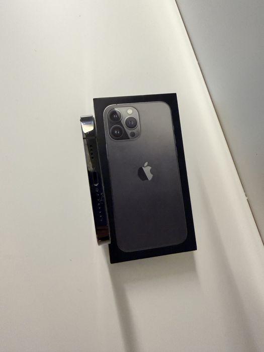 Продавам Iphone 13pro max 256GB.
