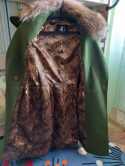 Продам женское пальто 46 размер