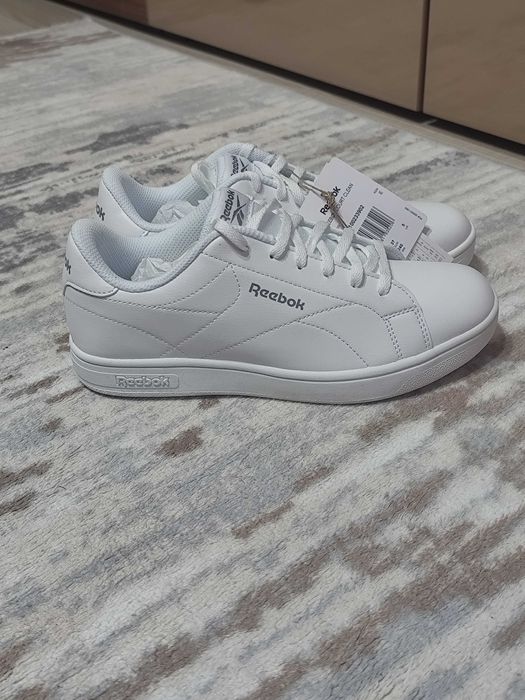 Чисто нови ,на мен са ми големи