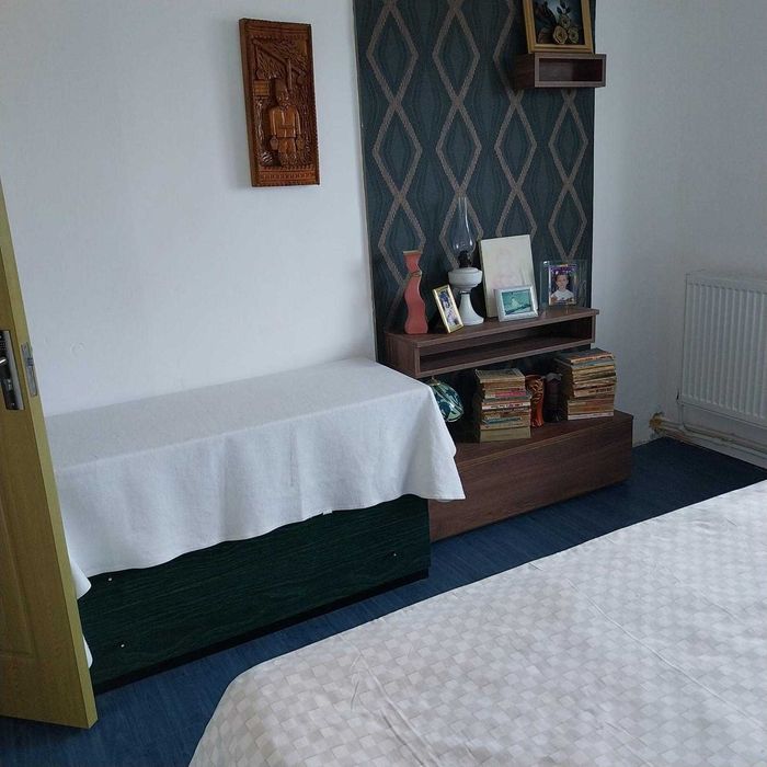 Se vinde apartament cu 3 camere, situat la etajul 4, pe Strada Digului, la prețul de 52.000 euro.  Pentru mai multe detalii, sunați la: 0726427780.