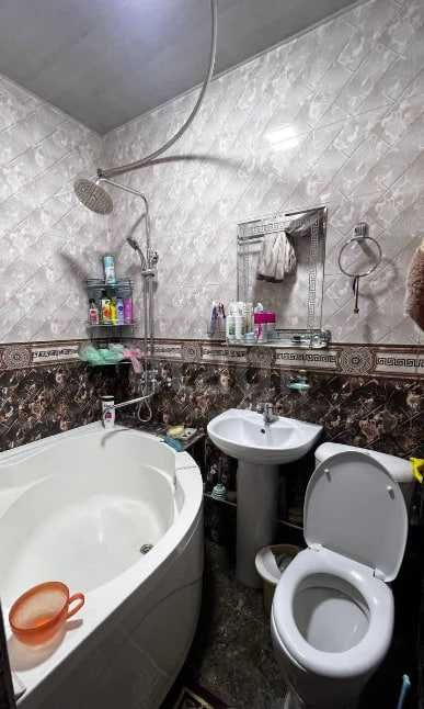 Продам 4-х комнатную в Мирабадском р.Парк Фуркат,Корейский центр 4/1/4