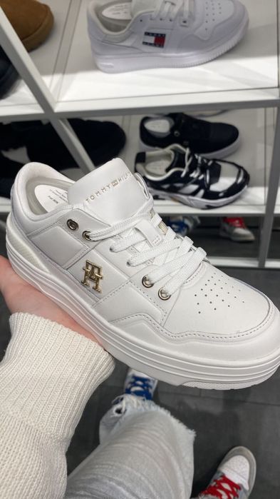 adidasi Tommy Hilfiger