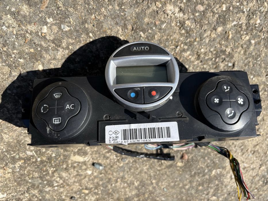 Renault Scenic 2005 година Управление Климатроник