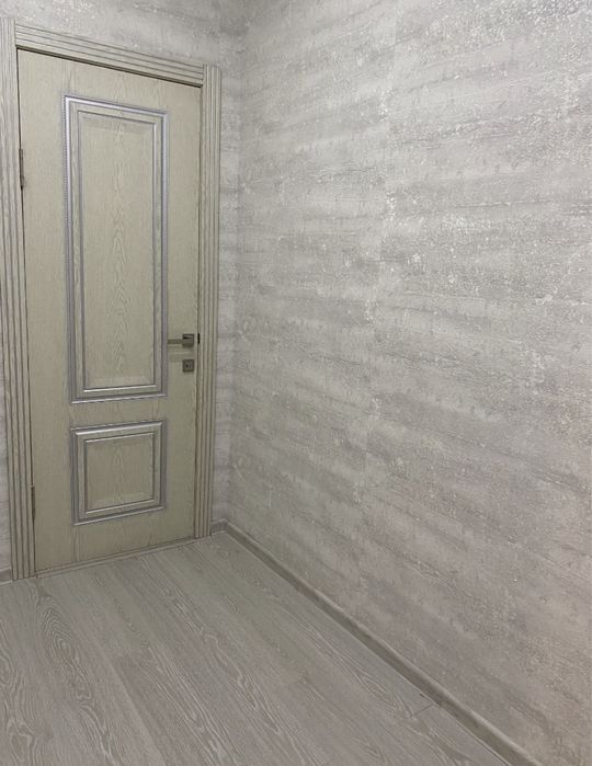 Клею обои недорого