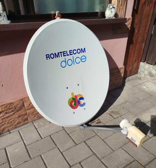 Antenă Satelit cu  LNB Quad (4 ieșiri)