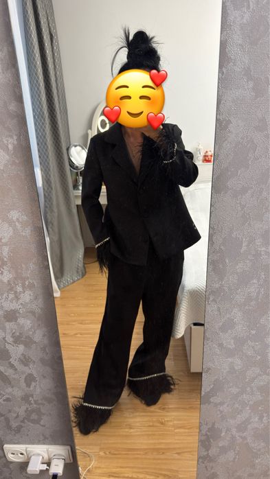 Одежда новая заряжена на любовь.