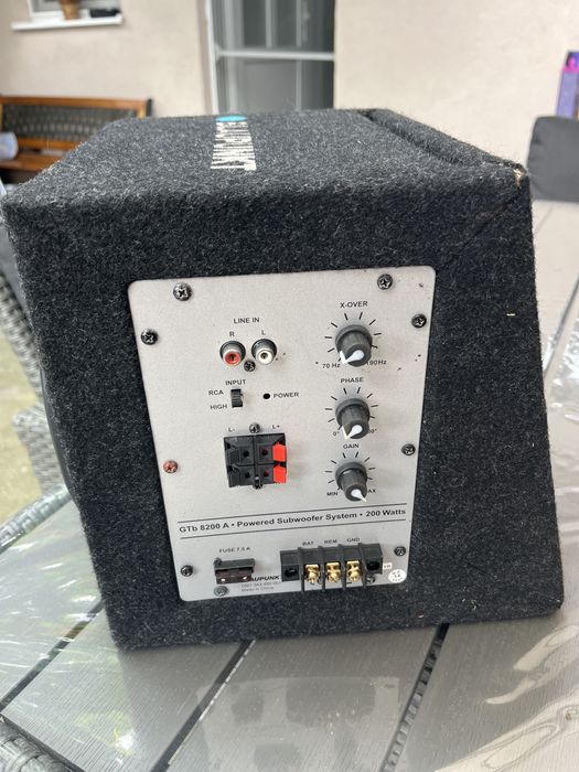 Subwoofer auto activ BLAUPUNKT ( defect )
