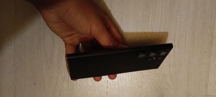 РАЗМЯНА НА Samsung s23 Ultra 512gb/12gb от Flip.bg с  валидна Гаранция