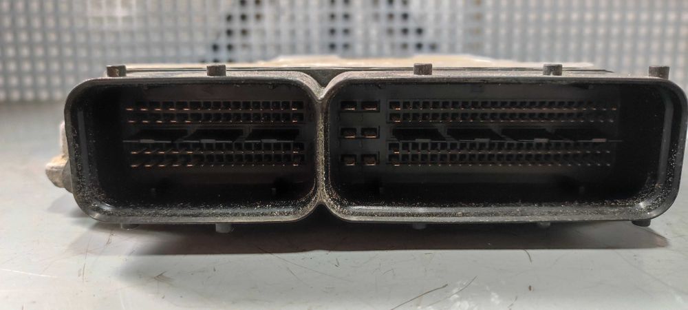 ECU volkswagen vw passat B6 break 1.9 BLS cod 03G906021RQ