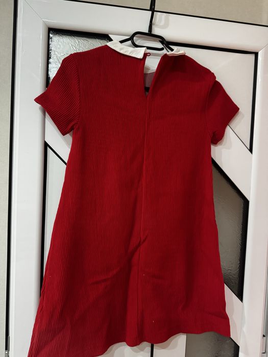 Детска червена рокля