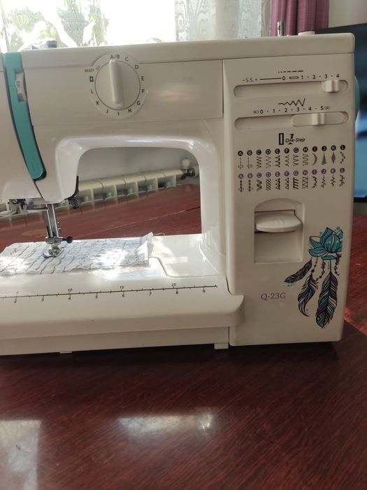 Швейная машинка Janome Q23G