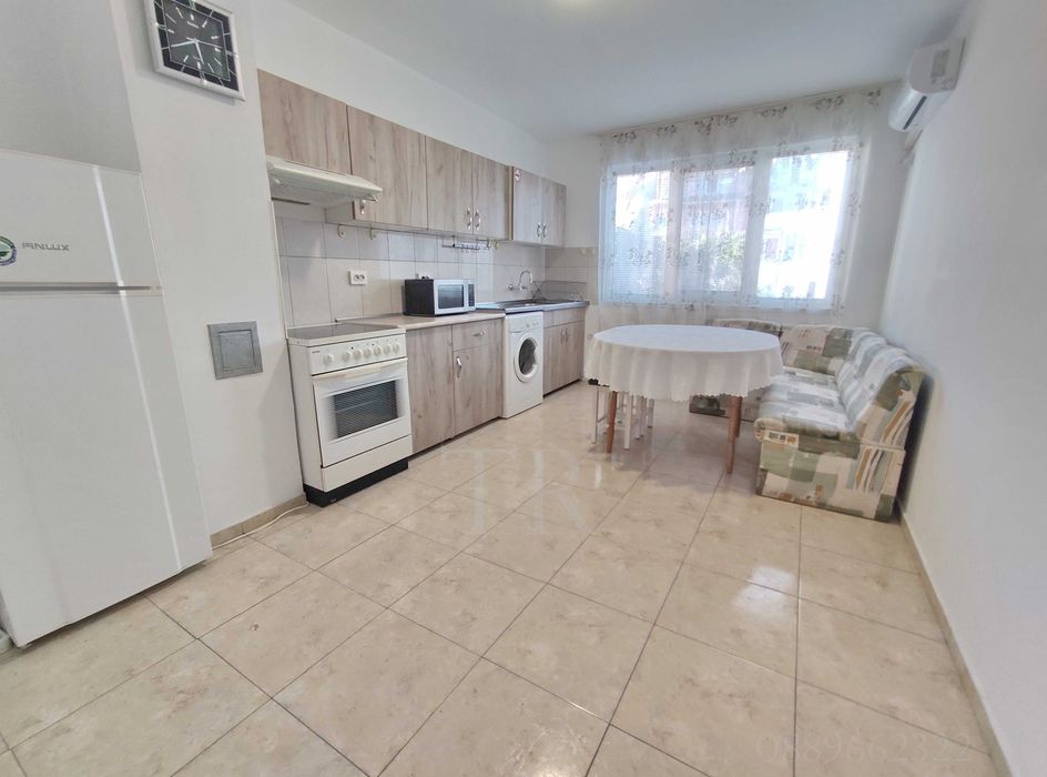Дава се под наем Тристаен апартамент в Бургас, Център - 95 кв.м за 460 € - Снимка #4