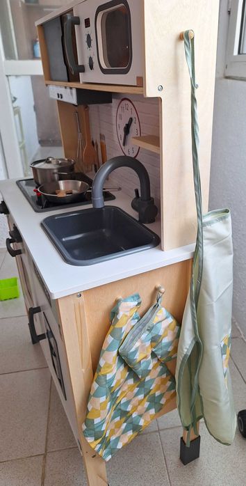 Детска дървена кухня