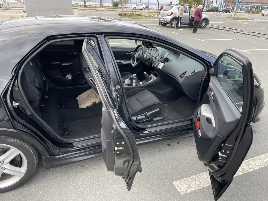 Vand sau schimb cu auto pe brnzina.