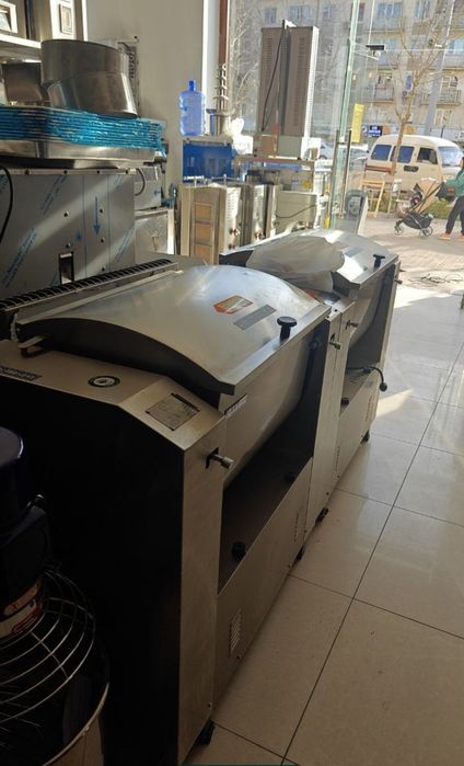 Промышленные Тестомес бэккери 15 кг 25кг 50 кг.аппарат для теста