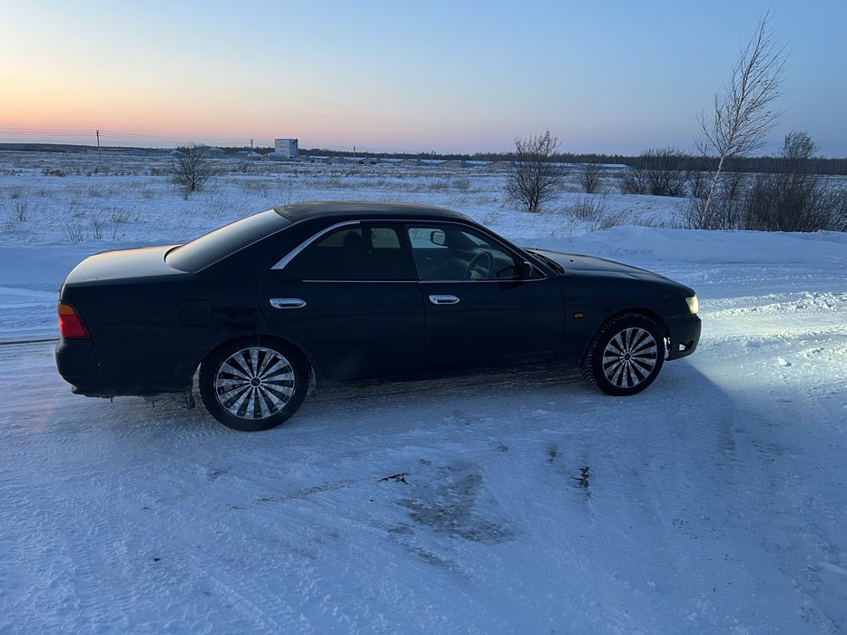 Продам nissan laurel