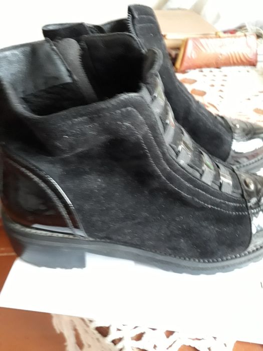 Сапожки и ботинки39 размера.