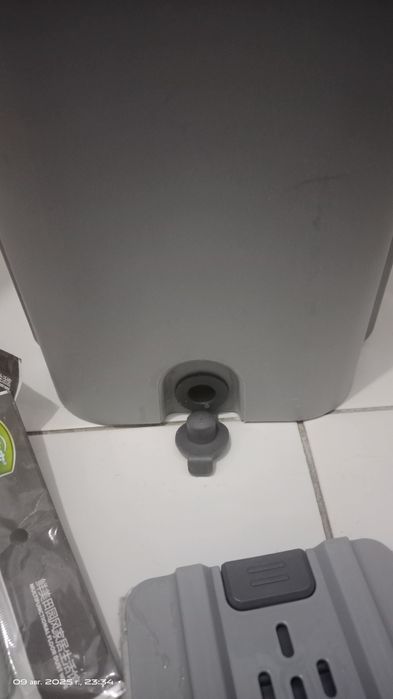 Продам ведро со  шваброй новое