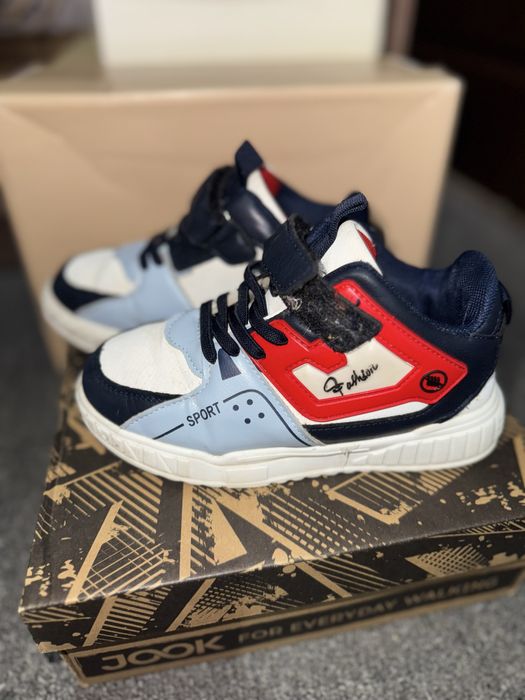 Кроссовки детские