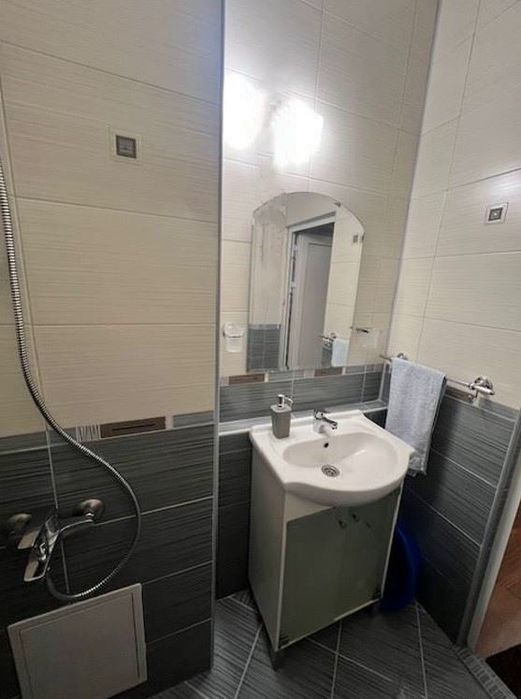 Дава се под наем Двустаен апартамент в София, Гоце Делчев - 68 кв.м за 548.25 € - Снимка #5