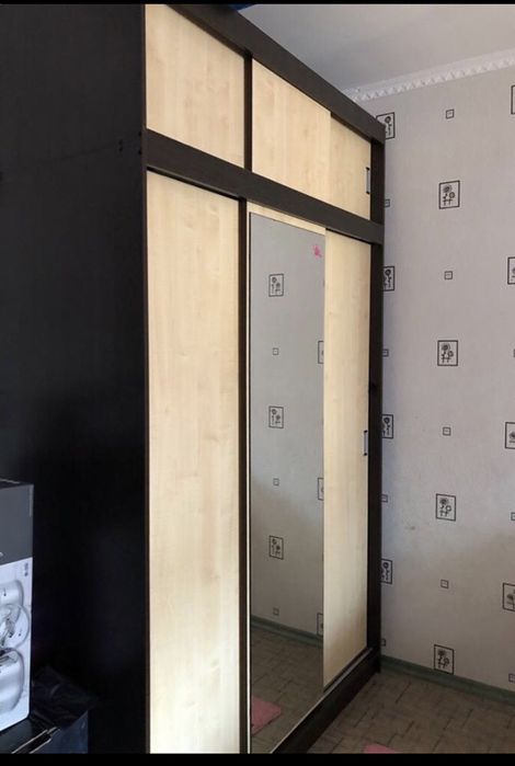 Шкаф с антресолью.