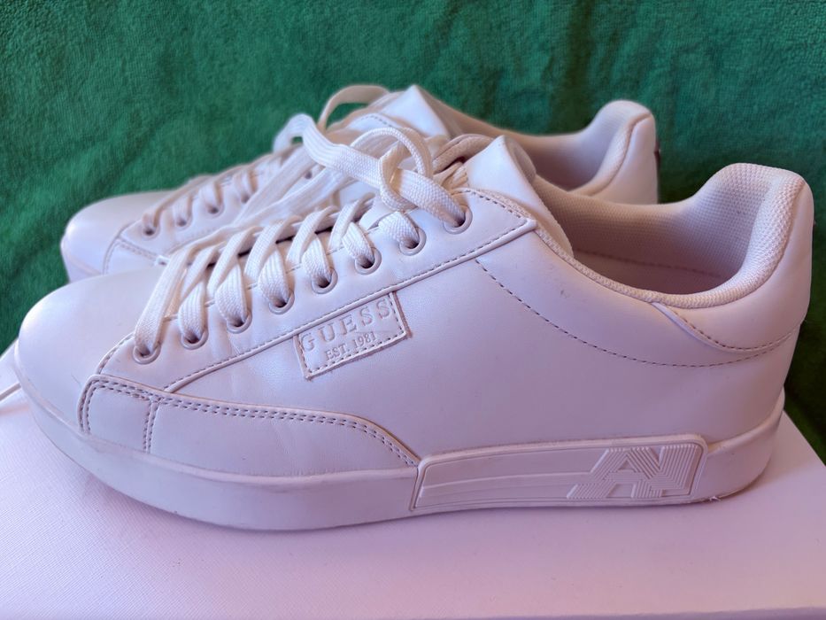 Продавам мъжки guess