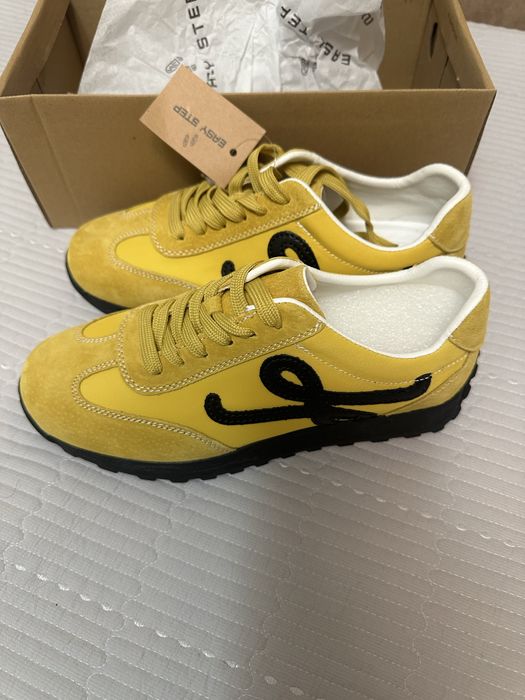 Кроссовки лёгие, комфортные