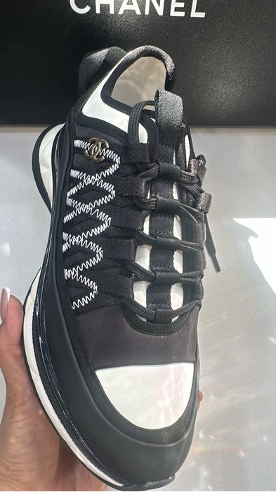 Продам брендовые обуви новые