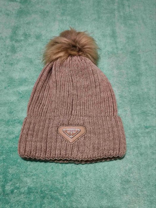 Шапки различни цветове