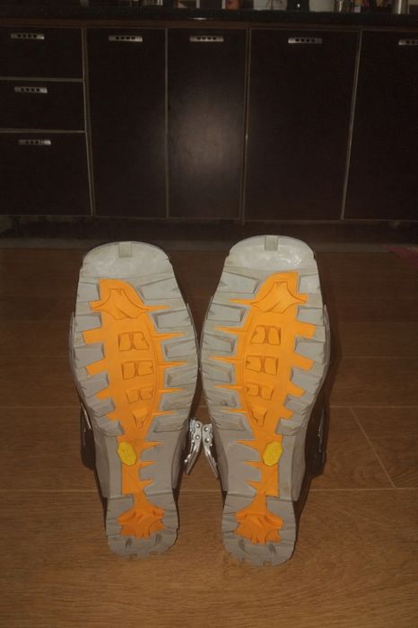 Clapari mărimea 41 Scarpa