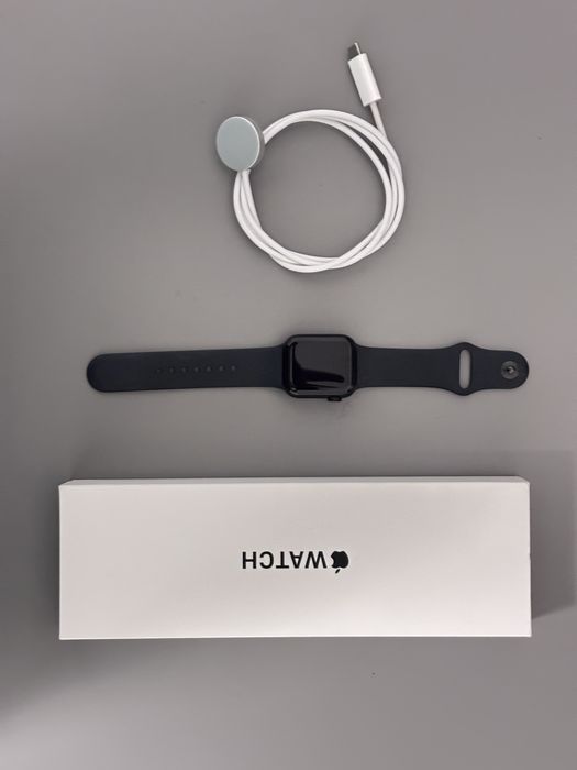 Apple Watch SE (2025), GPS, Carcasa Midnight Aluminium 40mm, Midnight Sport Band - S/M
