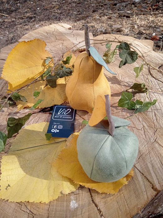 Панер с текстилни плодчета за декорация