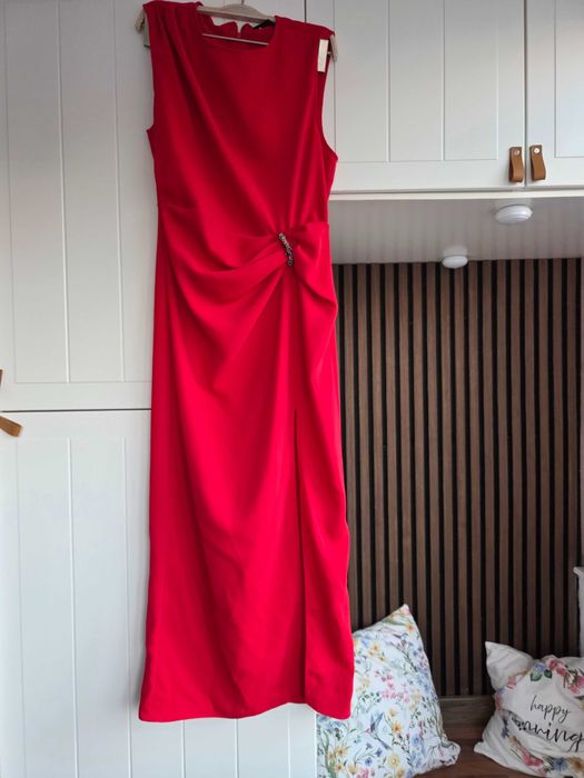 Rochie Zara masura Xs, cu crapatura pe picior,  o purtare