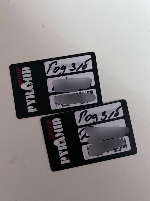 Продам 2 абонемента в зал