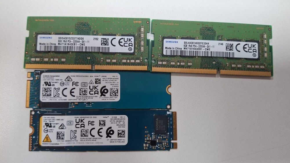 Placute RAM pentru laptop DDR4 + SSD-uri