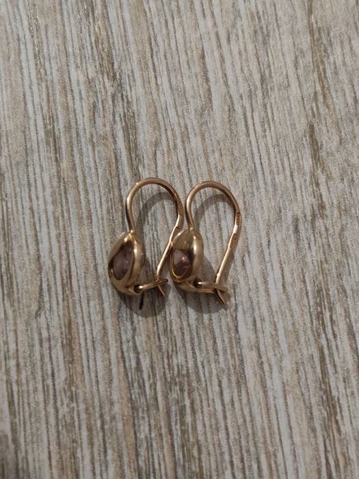 Продам золотые серьги для девочки