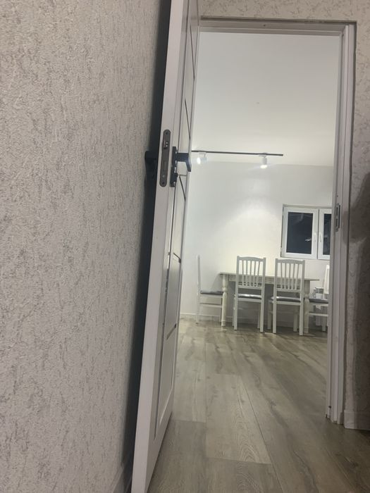 Arenda kvartira Farxod to’yxona tog’risda  2 xona  xama sharoit bor