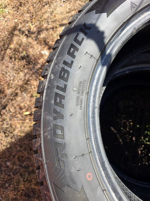 Срочно продам шины зимние 18