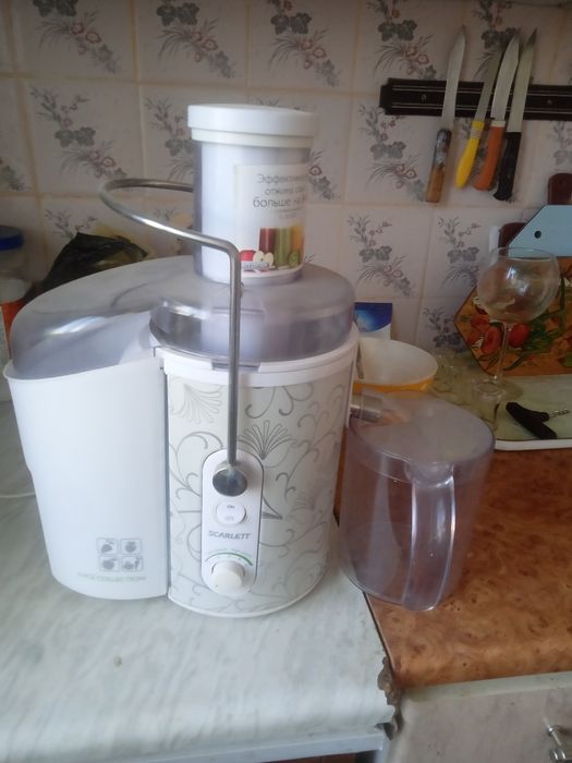 Продам электро соковыжималку