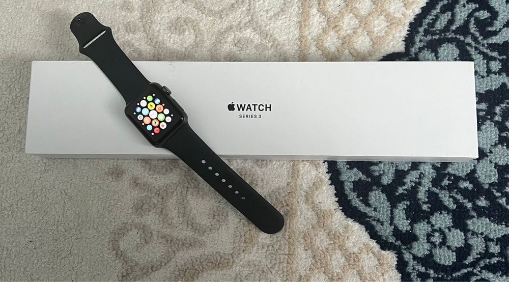 Продам часы apple watch 3 series