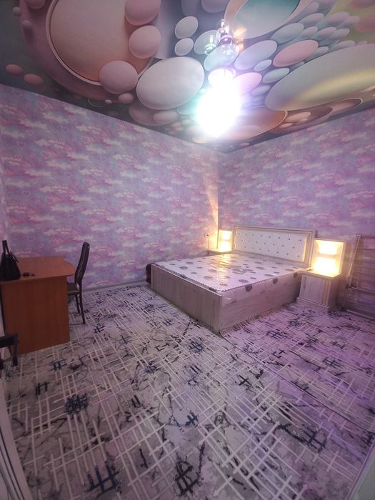 Бухоро шаҳар марказидан пишиқ ғиштли, люкс квартира ижарага берилади