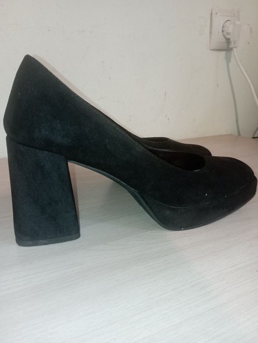 Продам женские туфли 39 размера
