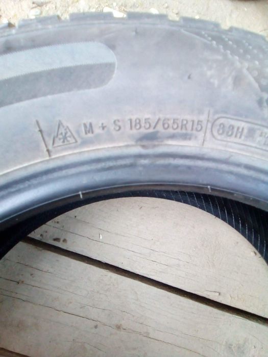 Vând cauciucuri Opel Astra 185cu 65 r 15.