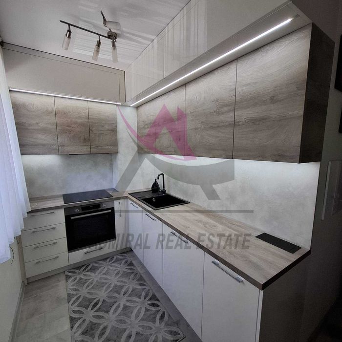 Продава се Тристаен апартамент в Варна, Възраждане 1 - 71 кв.м за 2423 €/кв.м - Снимка #1