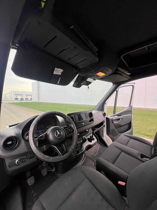 Mercedes Sprinter lift